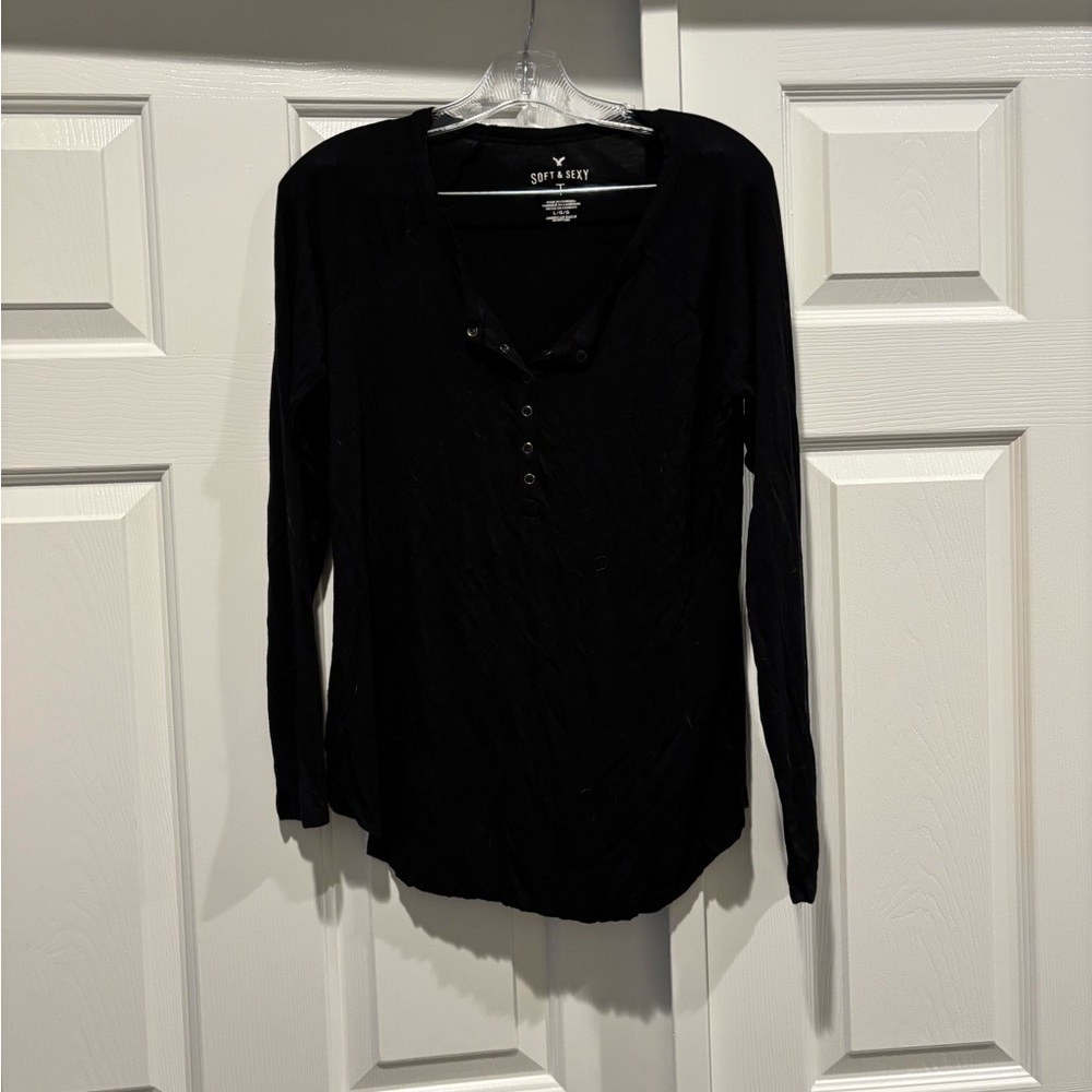 American Eagle Outfitters Black Long Sleeve Button Down Polo